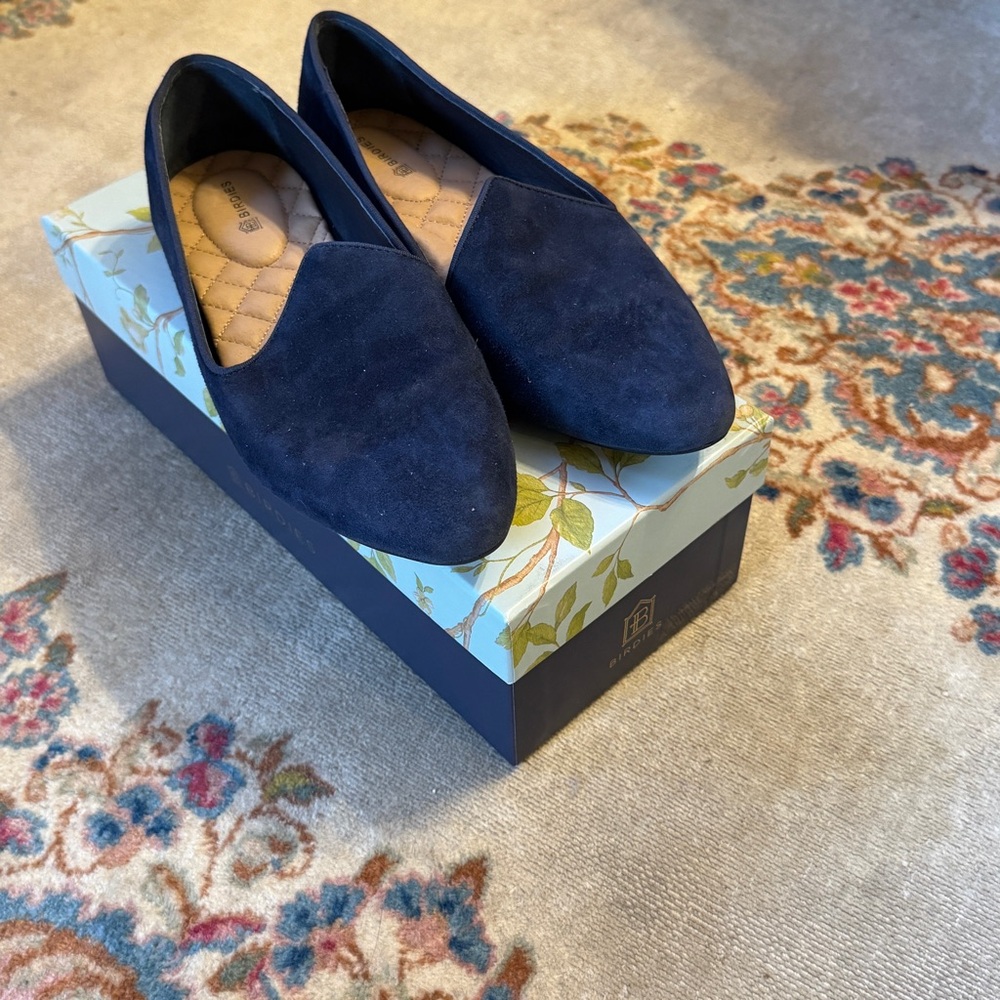 Birdies “Heron” Suede Flats